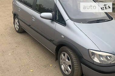 Универсал Opel Zafira 2003 в Черкассах