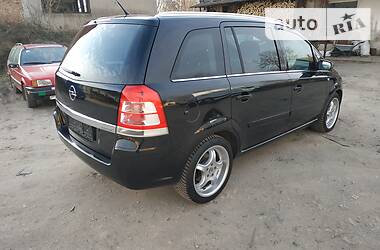 Универсал Opel Zafira 2009 в Дубно