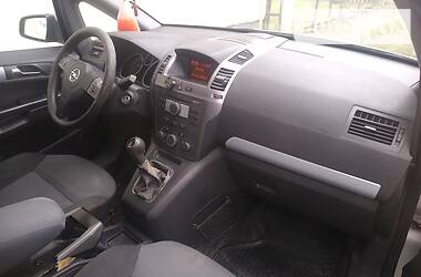 Мінівен Opel Zafira 2005 в Рожнятові