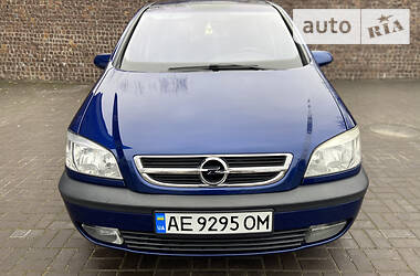 Минивэн Opel Zafira 2003 в Каменском