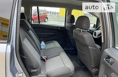 Универсал Opel Zafira 2006 в Ровно