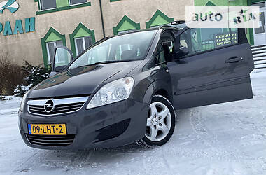 Универсал Opel Zafira 2008 в Стрые