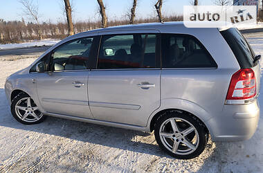 Мінівен Opel Zafira 2010 в Києві