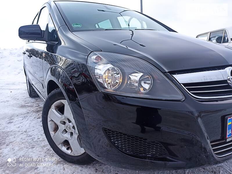 Минивэн Opel Zafira 2010 в Луцке