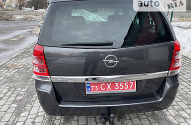 Универсал Opel Zafira 2010 в Львове