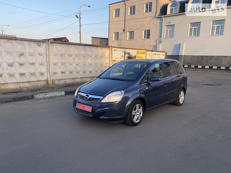 Универсал Opel Zafira 2009 в Ровно