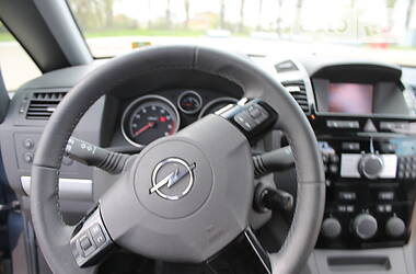 Универсал Opel Zafira 2009 в Сумах