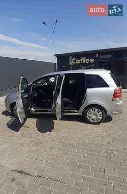 Минивэн Opel Zafira 2007 в Ровно