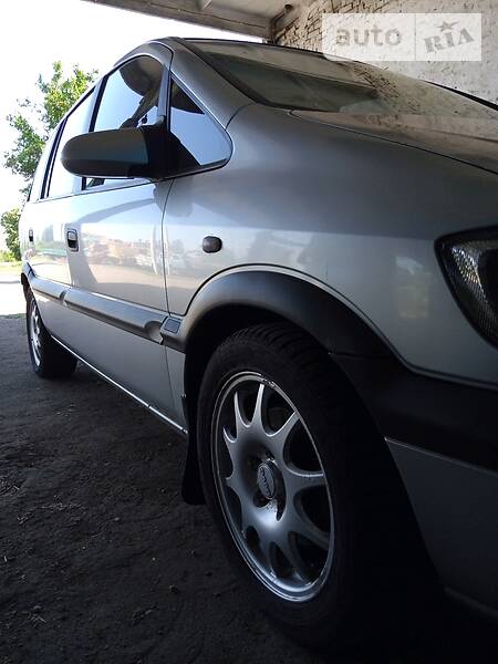 Минивэн Opel Zafira 1999 в Золотоноше