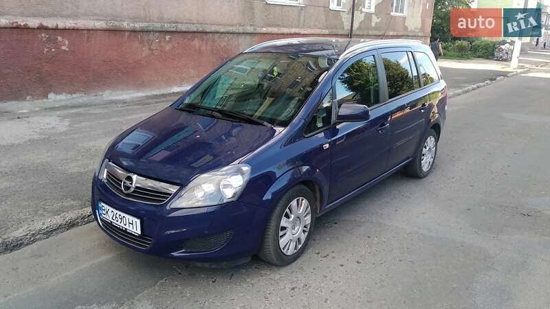 Минивэн Opel Zafira 2013 в Здолбунове