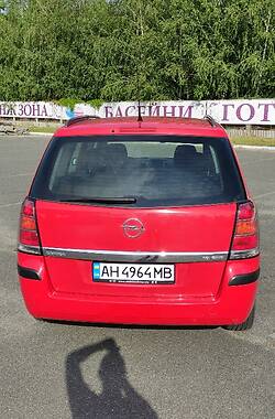 Минивэн Opel Zafira 2006 в 