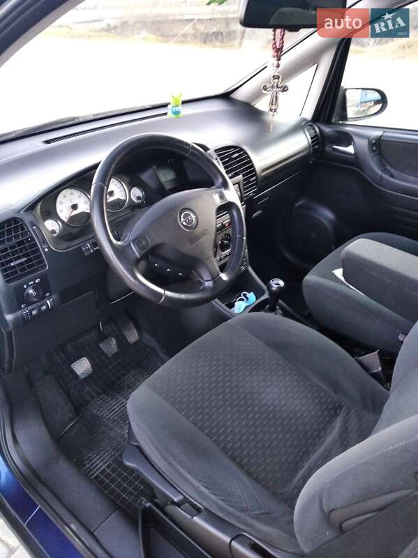Минивэн Opel Zafira 2004 в Надворной