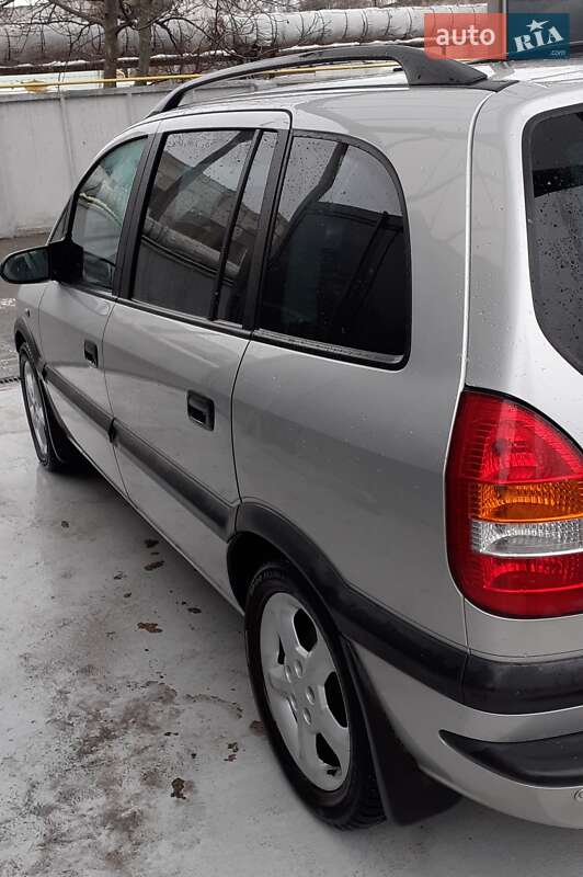 Мінівен Opel Zafira 2001 в Житомирі