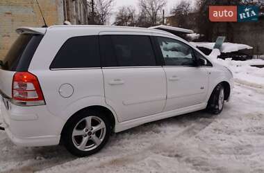 Универсал Opel Zafira 2009 в Калуше