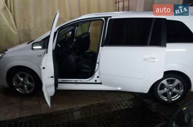 Универсал Opel Zafira 2009 в 