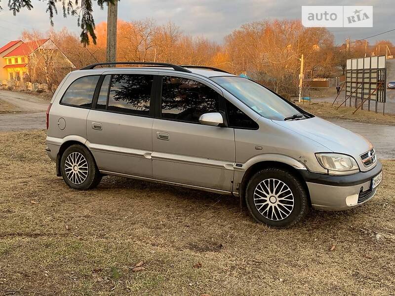 Минивэн Opel Zafira 2005 в Черновцах