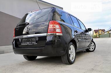 Універсал Opel Zafira 2011 в Дрогобичі