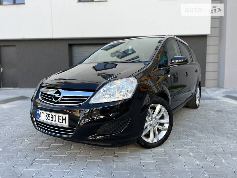 Минивэн Opel Zafira 2009 в 