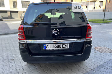 Минивэн Opel Zafira 2009 в 