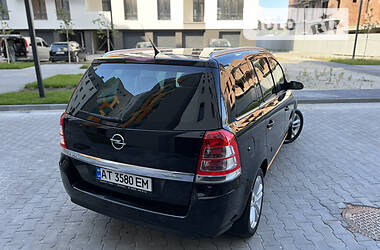 Минивэн Opel Zafira 2009 в 