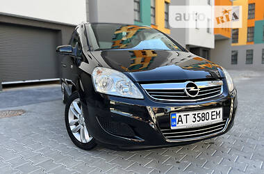 Минивэн Opel Zafira 2009 в 