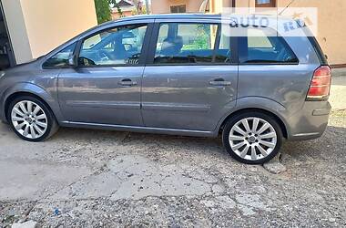 Мінівен Opel Zafira 2005 в Чернівцях