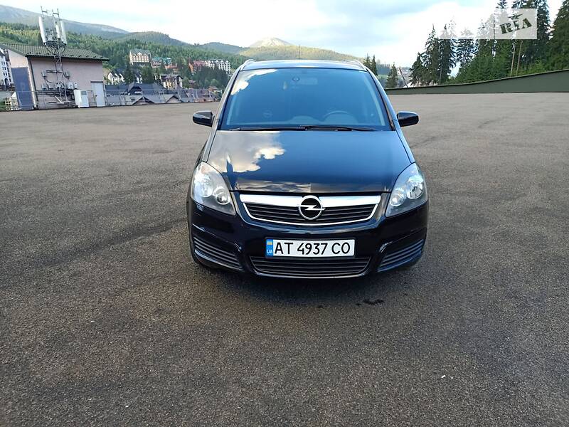 Минивэн Opel Zafira 2008 в Ивано-Франковске