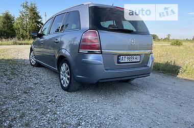 Универсал Opel Zafira 2006 в Надворной