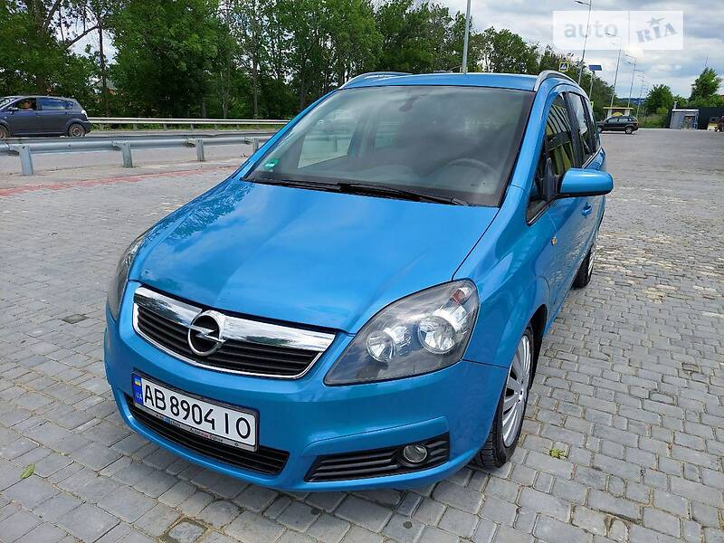 Минивэн Opel Zafira 2005 в Могилев-Подольске