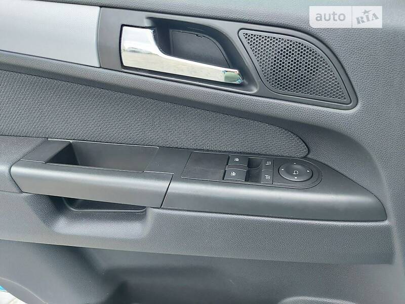 Минивэн Opel Zafira 2005 в Могилев-Подольске