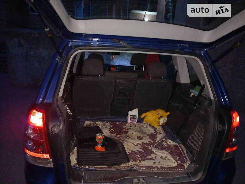Минивэн Opel Zafira 2008 в Софиевской Борщаговке