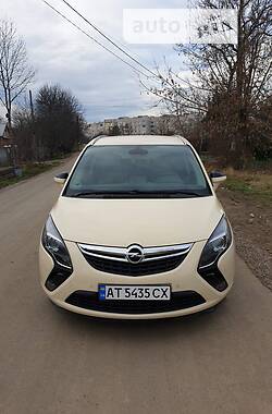 Универсал Opel Zafira 2014 в Калуше