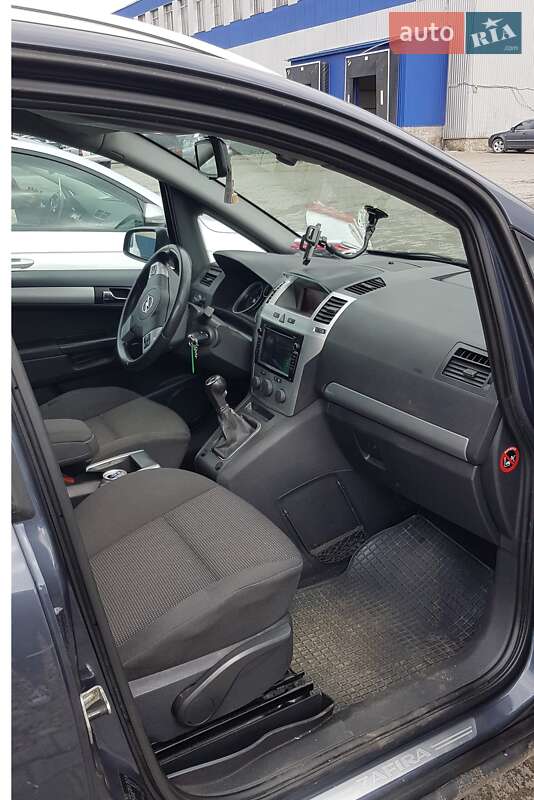 Минивэн Opel Zafira 2008 в Черновцах