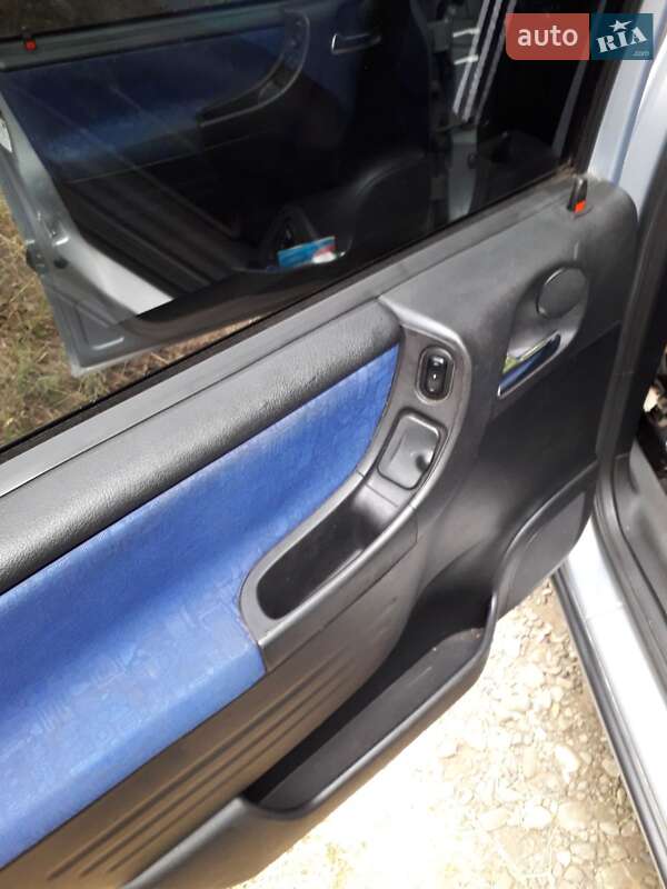 Минивэн Opel Zafira 1999 в Черновцах