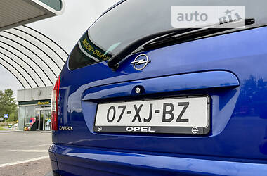 Универсал Opel Zafira 2004 в Дрогобыче