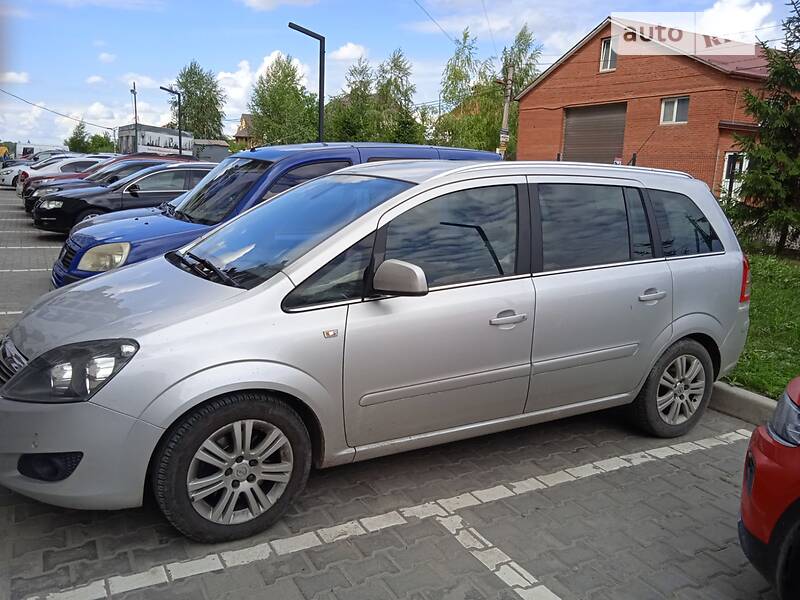 Минивэн Opel Zafira 2012 в Хмельницком