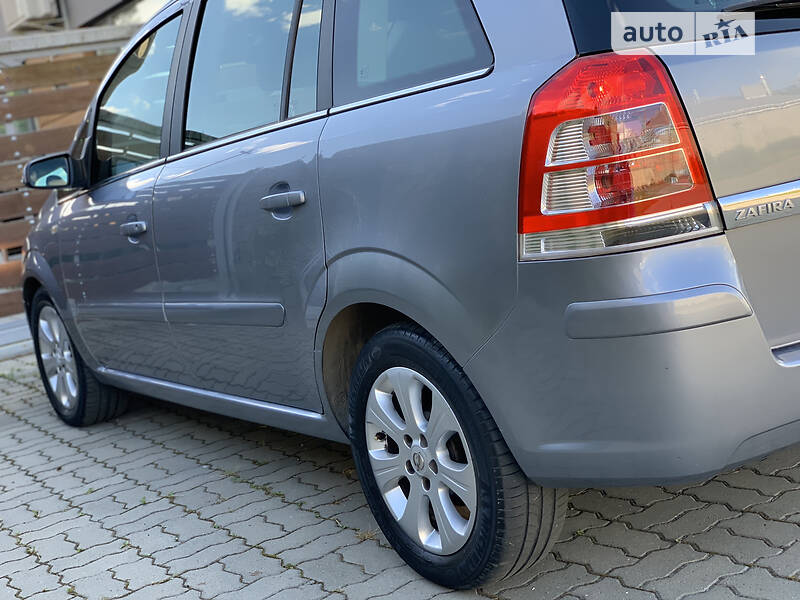 Мінівен Opel Zafira 2009 в Стрию