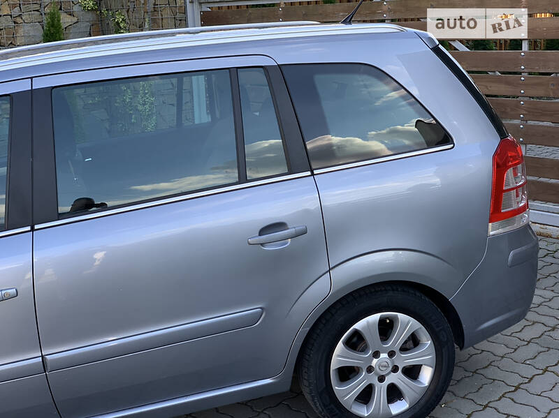 Мінівен Opel Zafira 2009 в Стрию