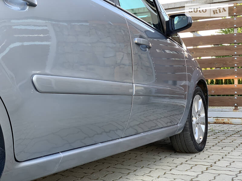 Мінівен Opel Zafira 2009 в Стрию