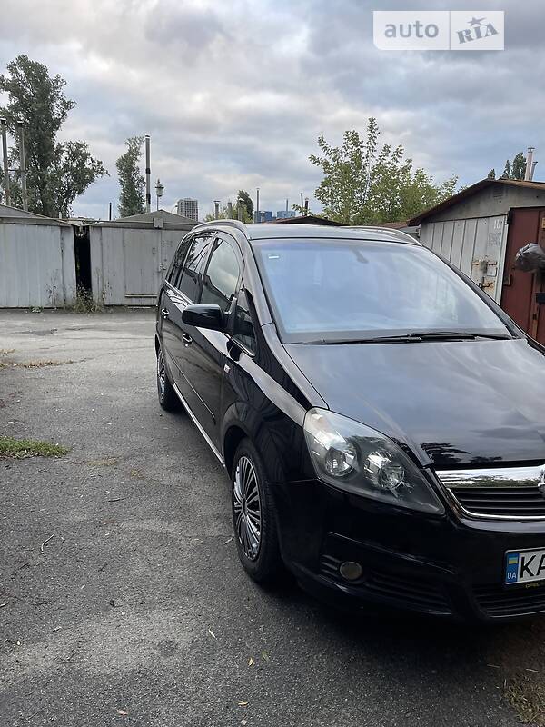 Универсал Opel Zafira 2005 в 