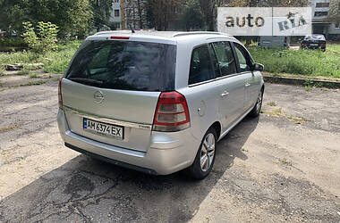 Минивэн Opel Zafira 2008 в Запорожье