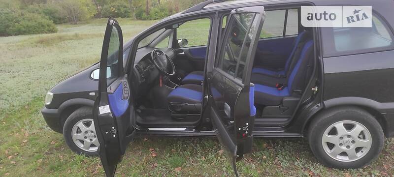 Мінівен Opel Zafira 2001 в Кам'янському