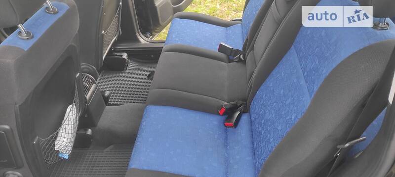 Мінівен Opel Zafira 2001 в Кам'янському