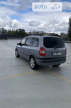 Мінівен Opel Zafira 2004 в Києві