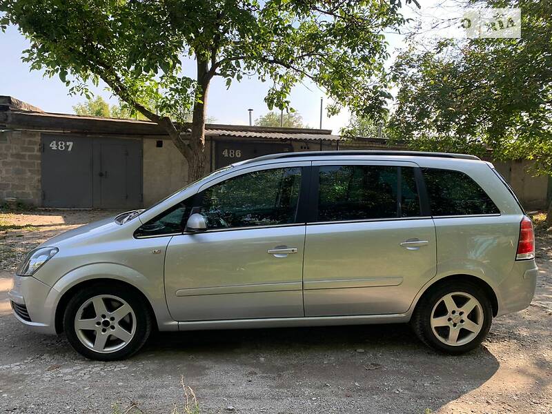 Универсал Opel Zafira 2005 в Запорожье
