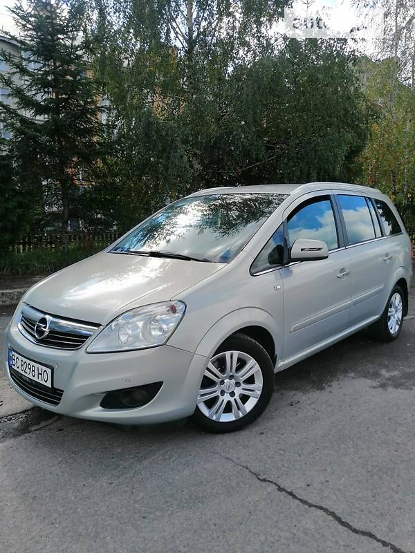 Минивэн Opel Zafira 2011 в Дрогобыче