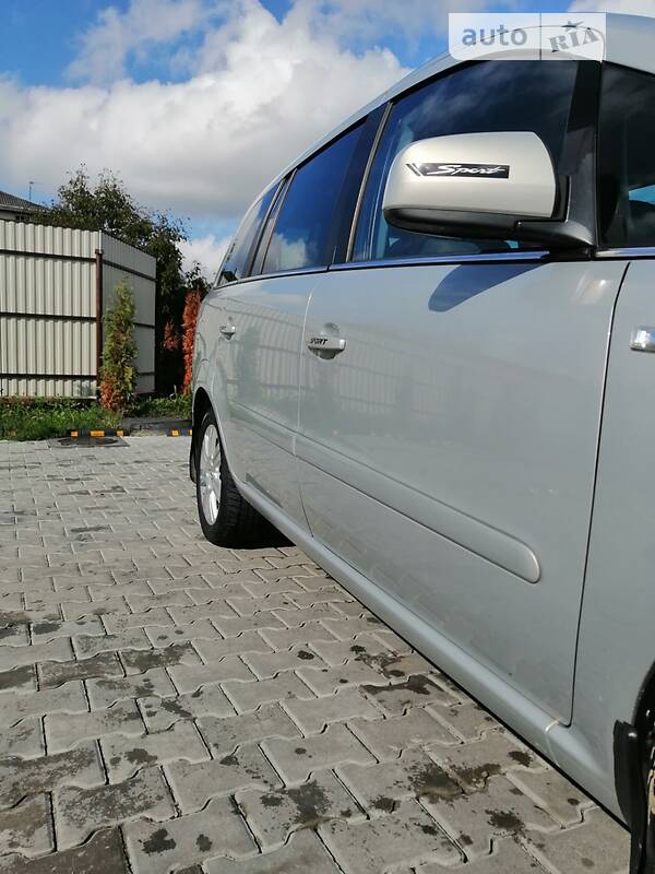 Минивэн Opel Zafira 2011 в Дрогобыче