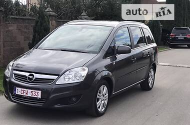 Минивэн Opel Zafira 2011 в 