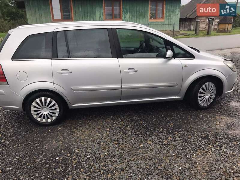 Минивэн Opel Zafira 2007 в Турке