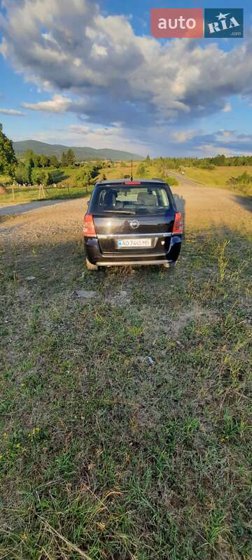 Минивэн Opel Zafira 2008 в Сколе